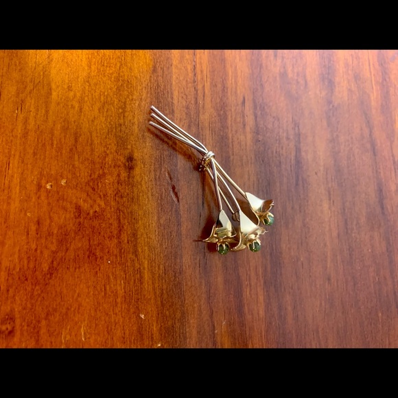 Ladies gold and jade stone bouquet brooch - Picture 2 of 11